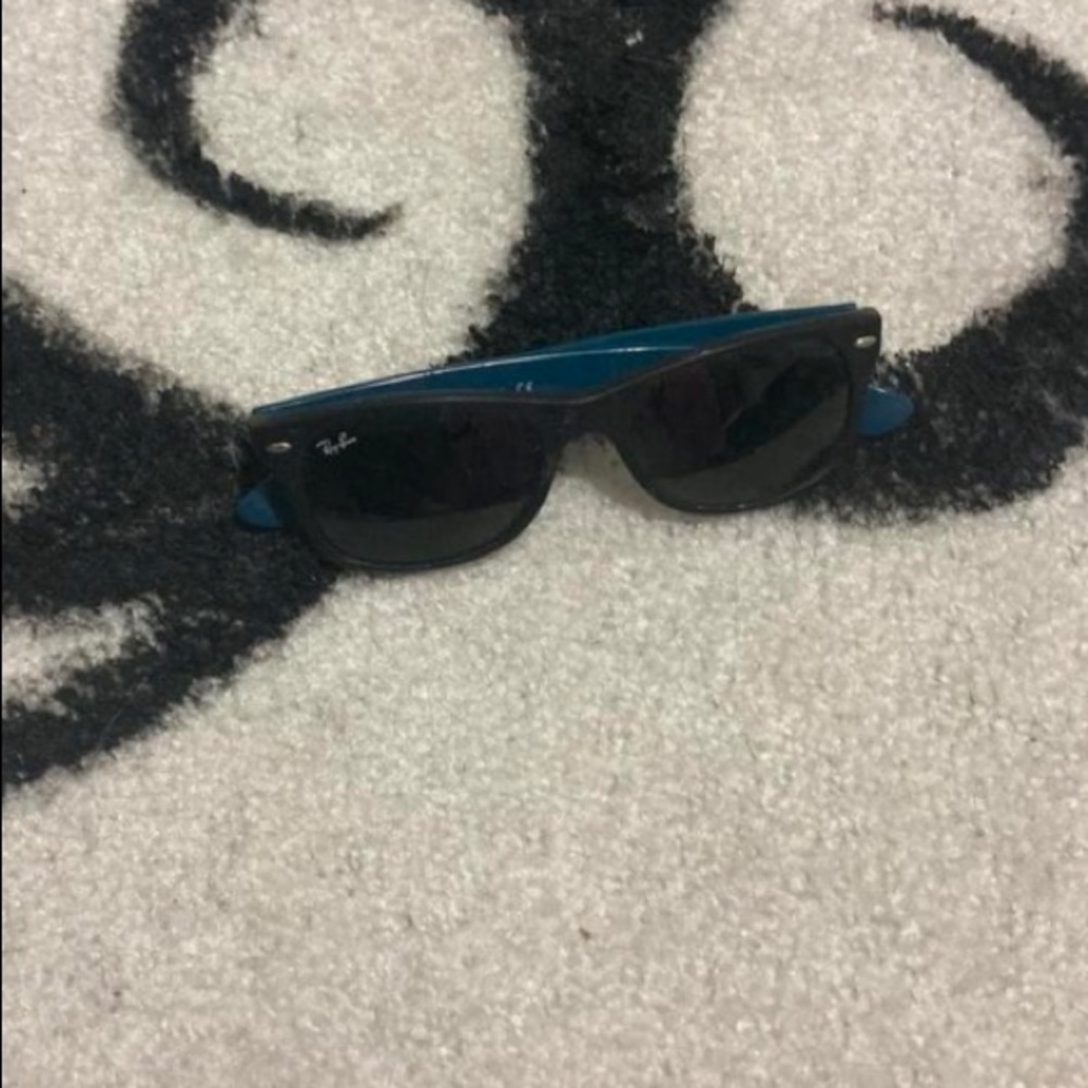 UNISEX Black and blue Raybans in perfect condition